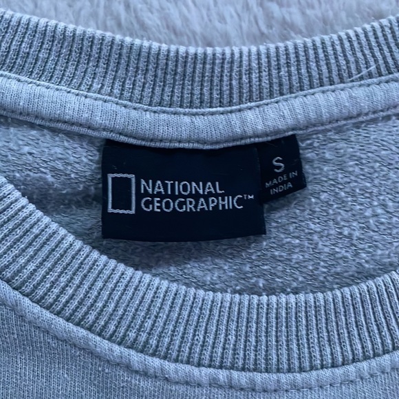 Vintage Grey National Geographic Crewneck - Picture 4 of 4